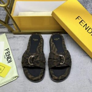Medium bag Fendi brown f146