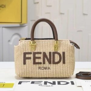 Small bag Fendi beige f148